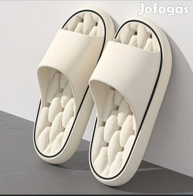 Kényelmes puha fürdőszobai papucs, fehér színben, 40-es