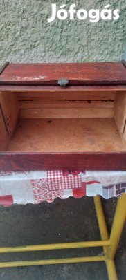 Kenyér tartó kűlönböző