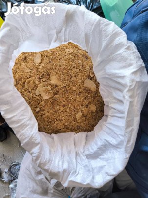 Kenyérmorzsa eladó