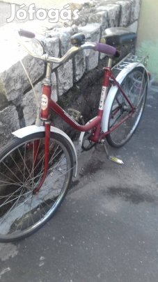 Kepen latot retro bicaj elado