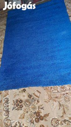 Képen lévő szőnyeg új használót keres