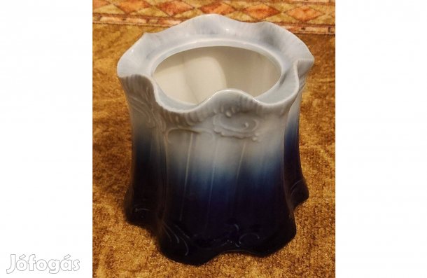 Kerámia / porcelán dekoráció hullámzó forma, kb. 13×13cm