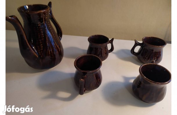 Kerámia bor kínáló