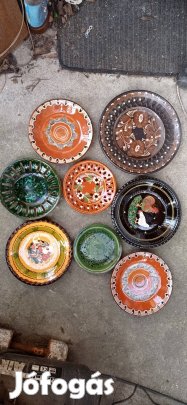 Kerámia dísztányérok, egyben 7e. Ft