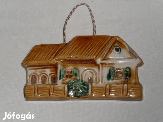 Kerámia házikó, falikép