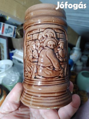 Kerámia jelenetes sörös korsó gyűjtőknek