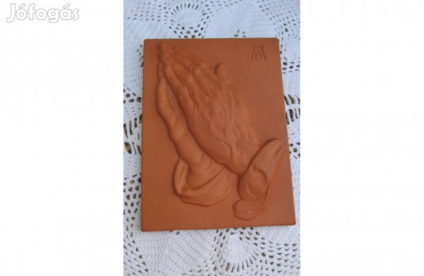 Kerámia kép, imára összetett kéz