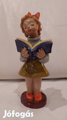 Kerámia szobor, könyvet olvasó lány, 22.5 cm