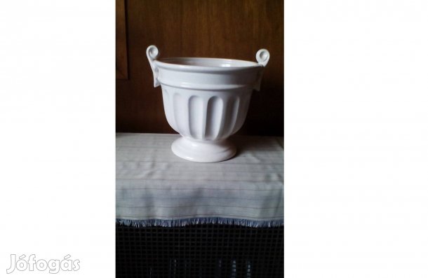 Kerámia virágtartó fehér színben