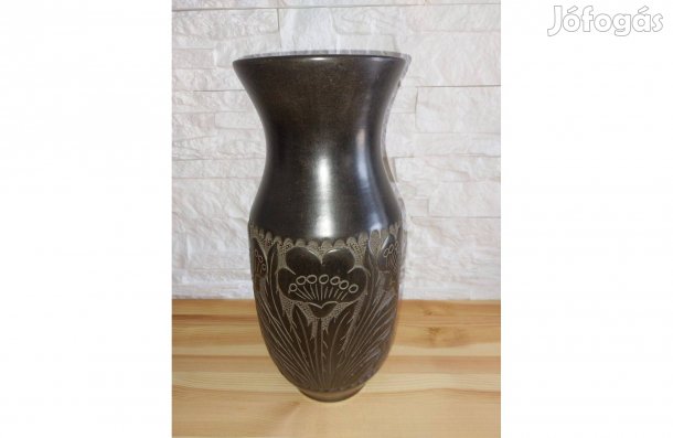 Kerámiaváza, számozott. Szép állapotban eladó. 38 cm magas