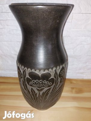 Kerámiaváza, számozott. Szép állapotban eladó. 38 cm magas