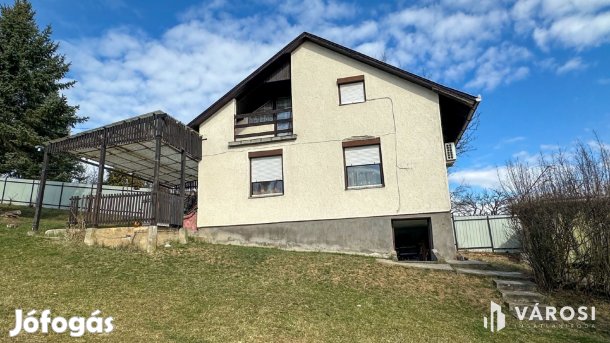 Kercseg Dűlőben, tégla épülettel, zártkert eladó!