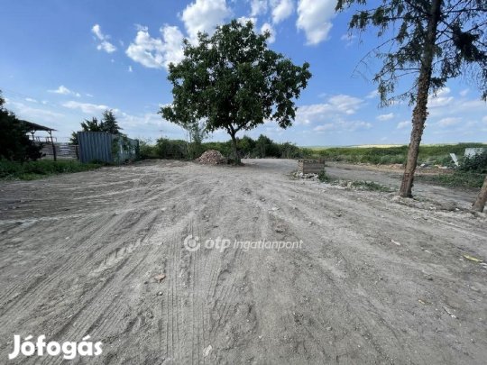 Kerecsendi eladó 2963 nm-es telek