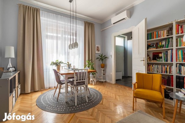 Kerek, mintás, kétoldalas szőnyeg