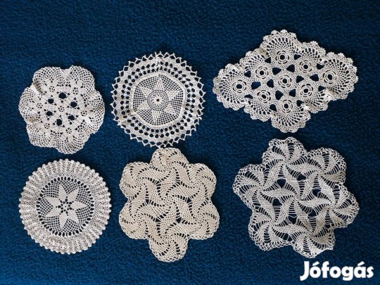 Kerek csipketerítők (2)
