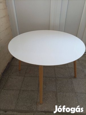 Kerek dohányzóasztal