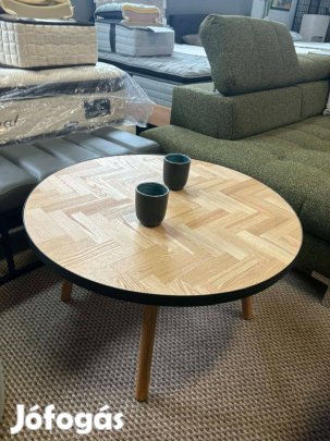 Kerek dohányzóasztal fa lább asztal kávéasztal