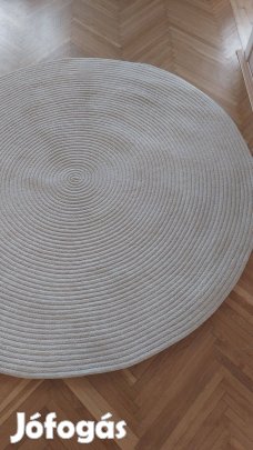 Kerek fehér szőnyeg