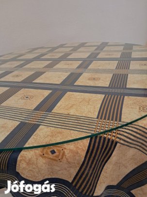 Kerek,nagyméretű asztali üveglap várja gazdáját