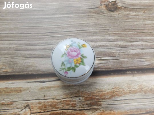 Kerek porcelán ékszertartó