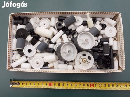 Kerék távtartó műanyag görgő