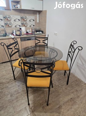 Kerek üvegasztal+4 db szék