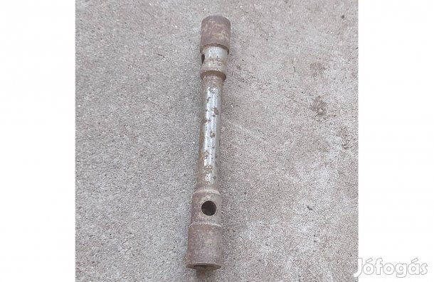 Kerékanya kulcs (26-27-es)