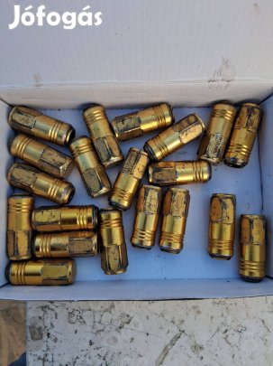 Kerékcsavar arany Toyotához Is