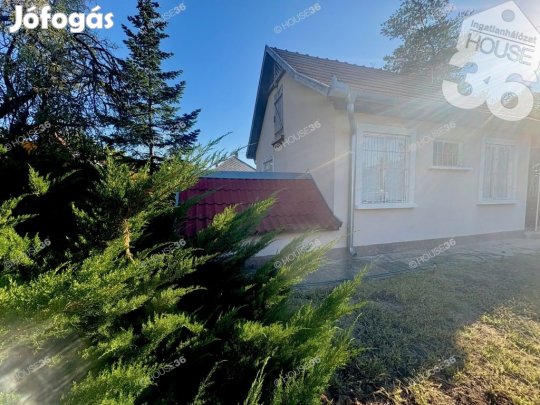 Kerekdombon hangulatos nyaraló eladó!