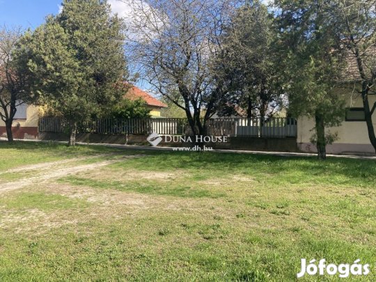 Kerekegyházai eladó 1971 nm-es telek