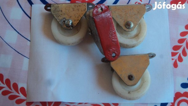 Kerekek felfogó szerkezettel