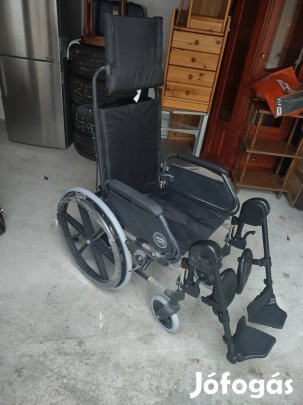 Kerekesszék Tolószék összecsukható, dönthetö, újszerű állapotban