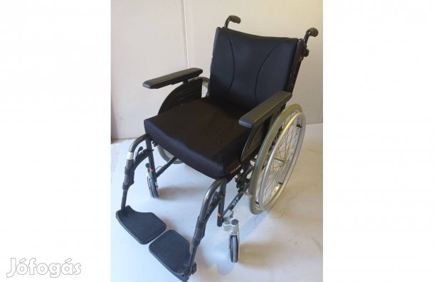 Kerekesszék, több méretű