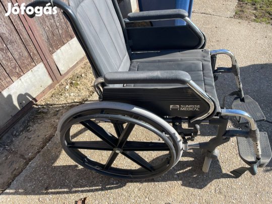 Kerekesszék összecsukható