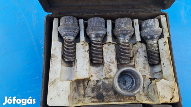 Kerékőr készlet univerzális 4db-os M12
