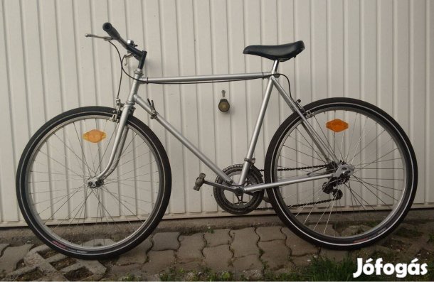 Kerékpár 26 ezüst-szürke színű Városi