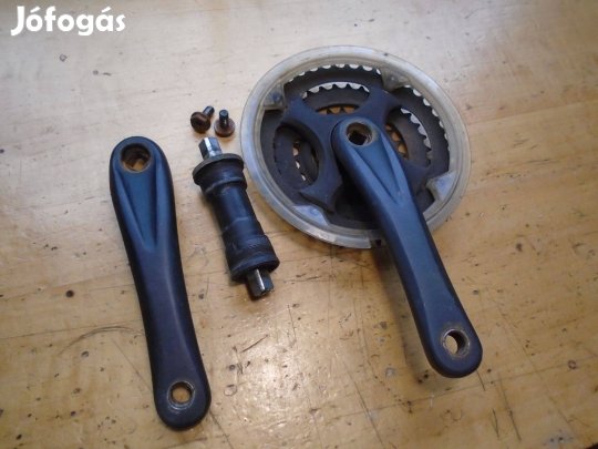 Kerékpár 3 sebességes hajtómű középtengellyel együtt