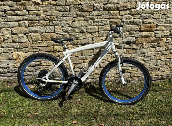 Kerékpár- BMW Cruise M