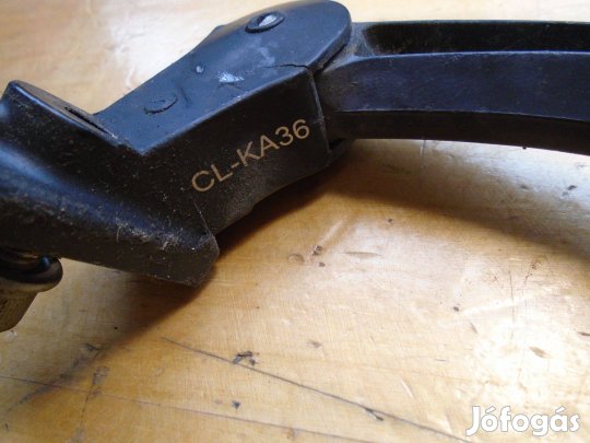 Kerékpár alu kitámasztó középre