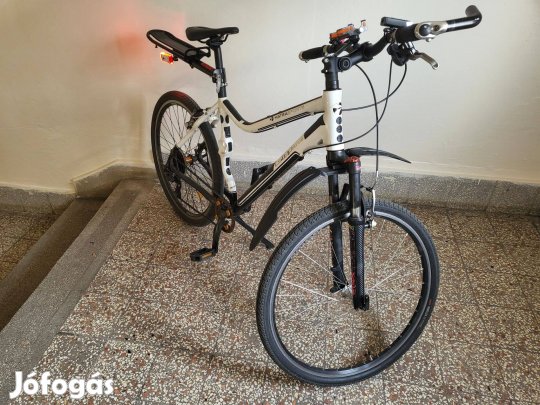 Kerékpár felszerelve