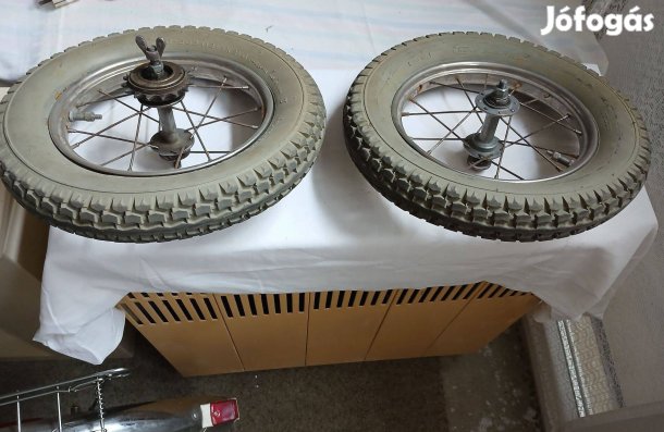 Kerékpár kerék, gumi felnivel eladó ( 12 1/2 X 2 1/4 )