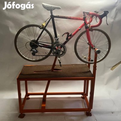 Kerékpár szerelő állvány