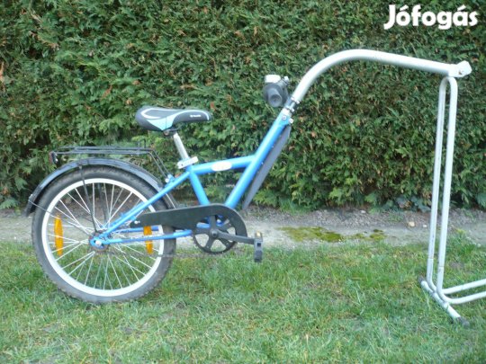 Kerékpáros tandem utánfutó kisebb gyerekeknek