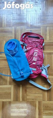 Kerékpáros táska, ivótasakkal Camelback