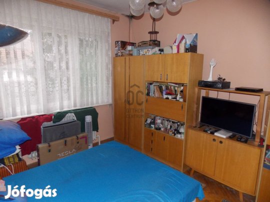 Kerepesi 107 nm-es ház eladó