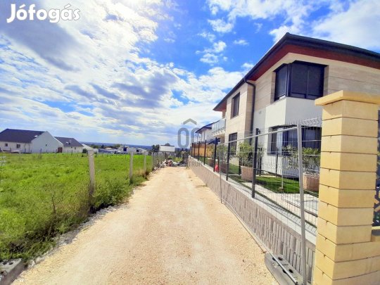Kerepesi 156 nm-es ház eladó
