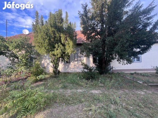 Kerepesi eladó 45 nm-es lakás