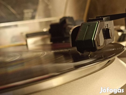 Keresek: Bakelit lemez gyűjteményt, vagy egyes lemezeket vennék