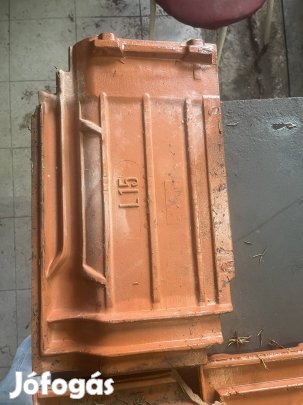 Keresek: Hornyolt tetőcserép