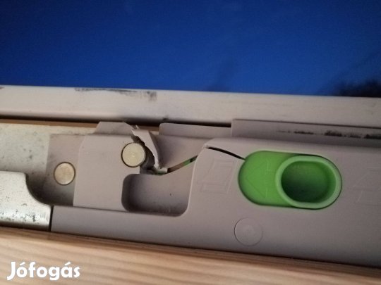 Keresek: Keresek: Fakro tetőablak ilyen szürke állító szerkezetet 2 db-t sűrgős